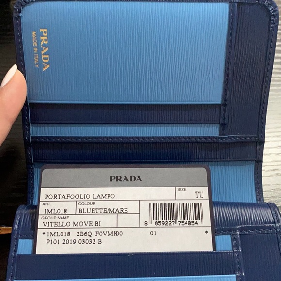 Prada small saffiano leather wallet in bluette. - Picture 4 of 8